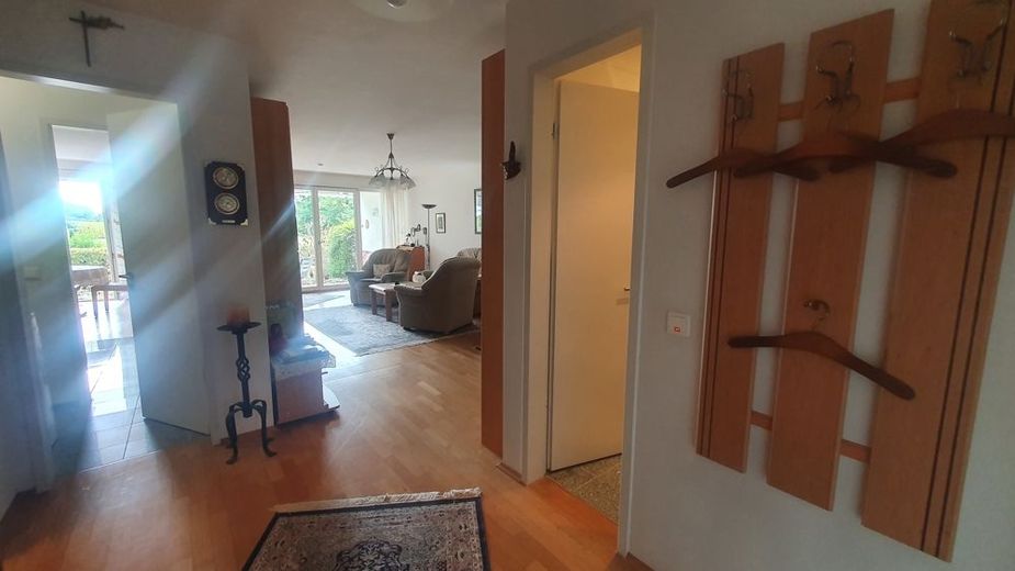 mit Garderobe