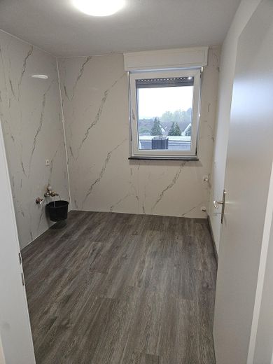 Appartamento luminoso di 3 locali, appena modernizzato, a Stolberg-Büsbach – Küche