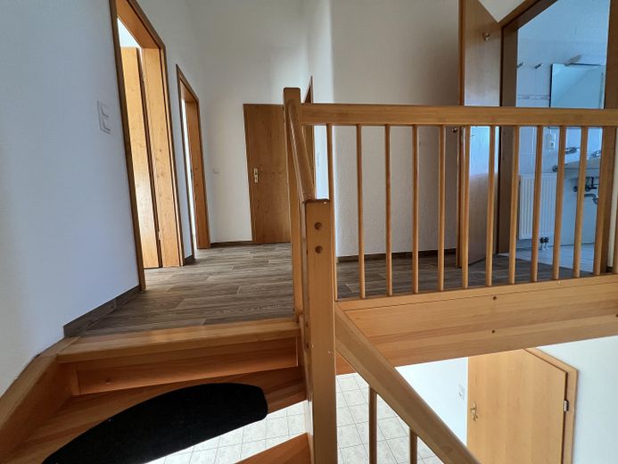 🌿 Renovierte Doppelhaushälfte mit grossem Garten und Garage in Linthe bei Berlin/ Potsdam – Flur oben 