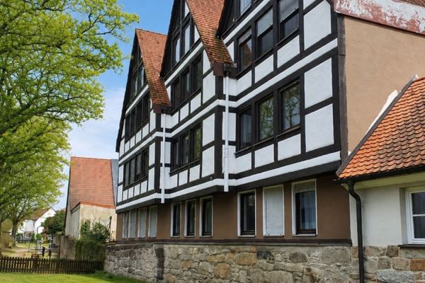 Dos edificios de viviendas plurifamiliares con un total de 11 viviendas y 8 plazas de aparcamiento en Herzogenaurach
