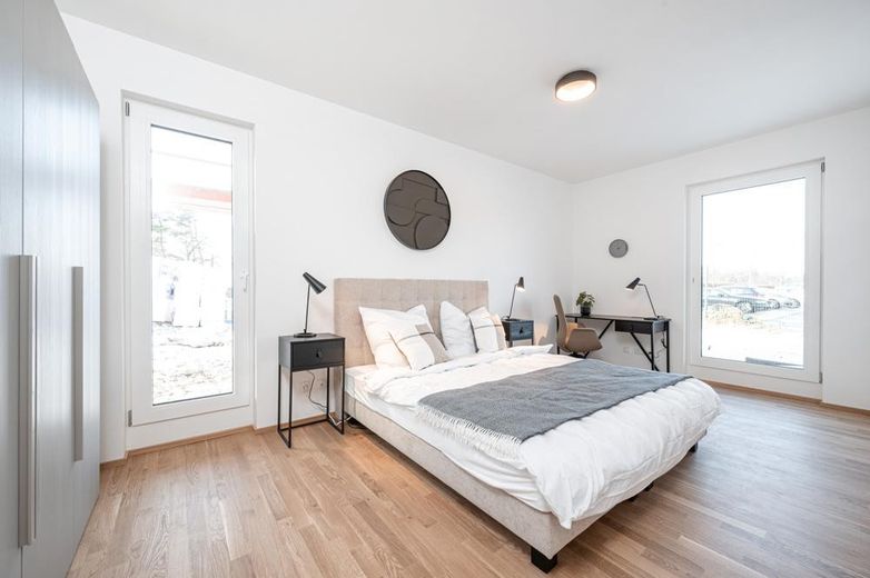 أجواء سكنية عصرية في باسدورف: شقة من 3 غرف مع شرفة جنوبية (A2 WE 20) – Musterwohnung: Schlafzimmer