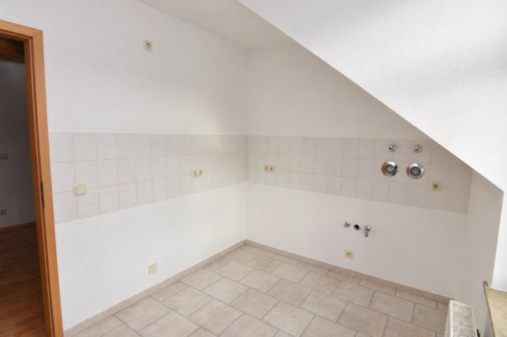 Kaßberg'de 6 aydınlık oda, modern banyo ve âşık olunacak panoramik manzarayla ferah yaşam – Esszimmer