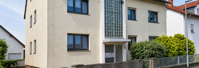 5-Familienhaus Rodgau: voll vermietet mit kurzfristigem Mietsteigerungspotenzial – provisionsfrei