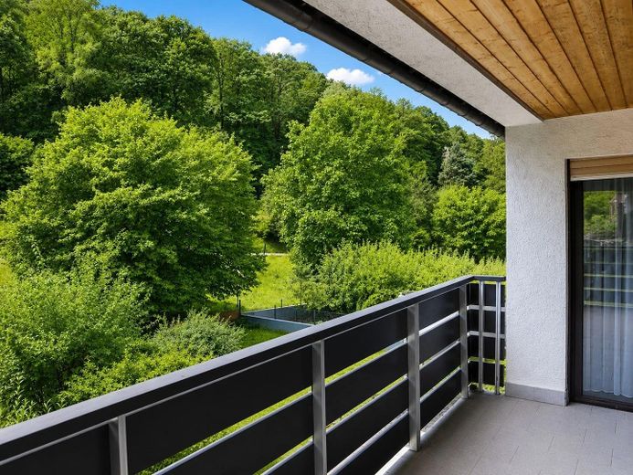Zweifamilienhaus bezugsfrei – wert 201.000 €, ersteigerbar ab ca. 141.000 € (Termin 28.10.) – Foto 3