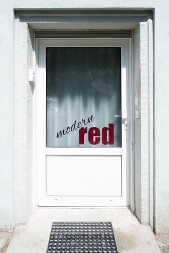Splendido appartamento per vacanze a Prenzlauer Berg Modern Red – Eingangstür Modern Red