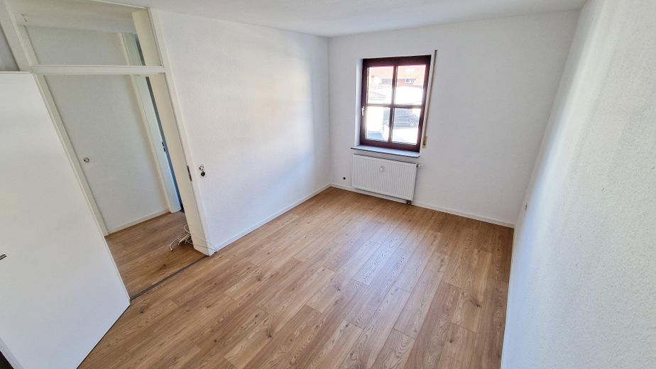 Renovierte 2-Zimmer-Wohnung in Korb mit Garagenstellplatz & Terrasse – Schlafzimmer