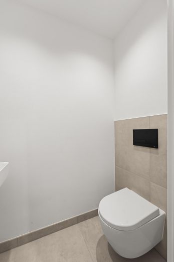 Exklusiv modernisierte 4-Zimmer-Wohnung mit Balkon in ruhiger Wohnlage – Erstbezug – Gäste-WC