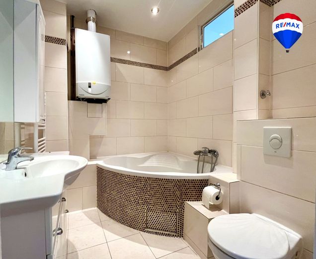 Provisionsfrei: Bezugsfertige, moderne 2-Zimmer-Wohnung mit Balkon &amp; Fahrstuhl  in Berlin Spandau – Badezimmer