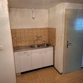 Spüle und WC im UG