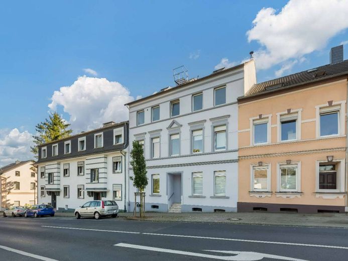 Topmodern & großzügig: Helle 3-Zimmer-Wohnung mit Charme – Außenansicht I