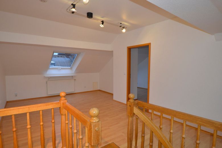 5 Zimmer Maisonett-Wohnung mit 2 Bädern und ca. 124 m² Wohnfläche im beliebten Langerfeld – Raum 1 oben