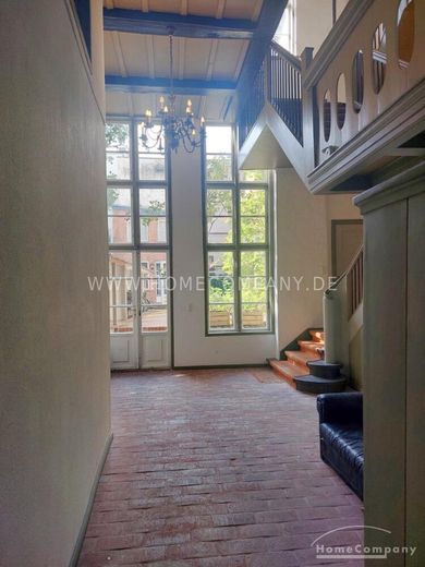 Traumhafte, neu renovierte 2-Zimmer-Wohnung in historischem Lübecker Altstadthaus – aa3f5adf551233454e3b398415e5904b32f5807a.jpg