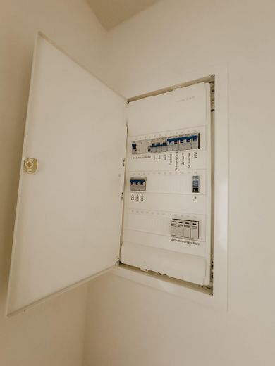 Sofort bezugsfrei nach Renovierung | Findorff | Garage | provisionsfrei | nahe Bürgerpark – Sicherungskasten