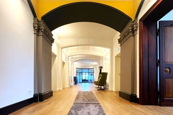 Historischer Charme, moderne Arbeitswelt – Büro & Praxis direkt am Hauptbahnhof ohne Provision