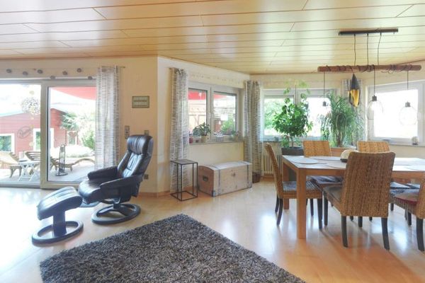 Galerili mimar evi, üstü kapalı teras, büyük bahçe ve yüksek potansiyel