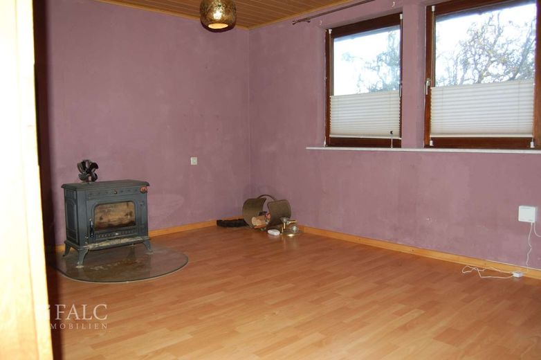 +++kleines Häuschen mit einem großen Grundstück+++ – Wohnzimmer