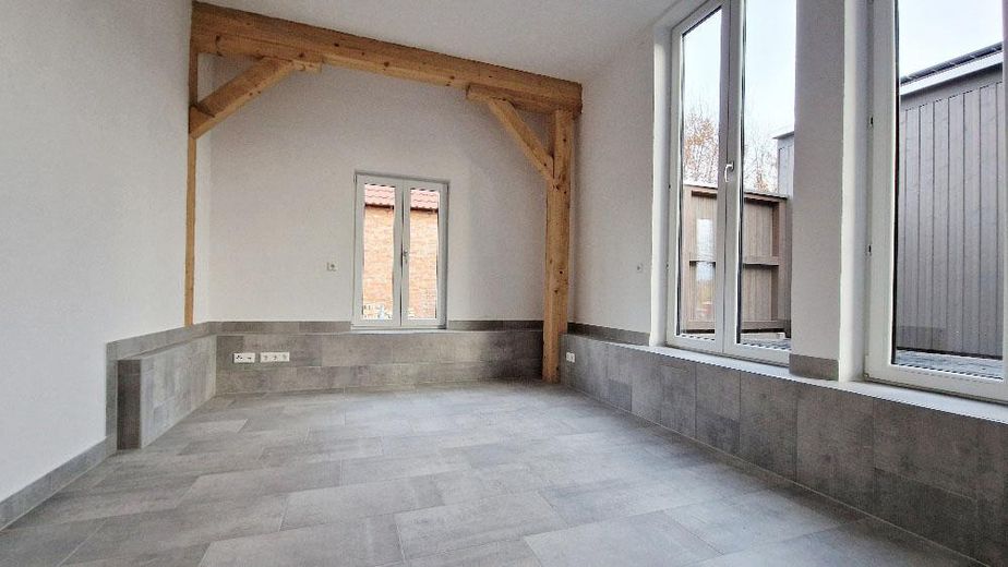 EG Wohnung mit Terrasse | NACHHALTISGTE Immobilie Wolfsburgs, Lehmbau, PV - Autarkie, Appsteuerung – Zimmer 2