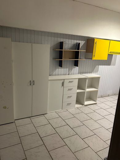 VIVIENDA DE 3 HABITACIONES CON COCINA, BAÑO Y PASILLO CERCA DEL AEROPUERTO DE HAHN – Foto 12