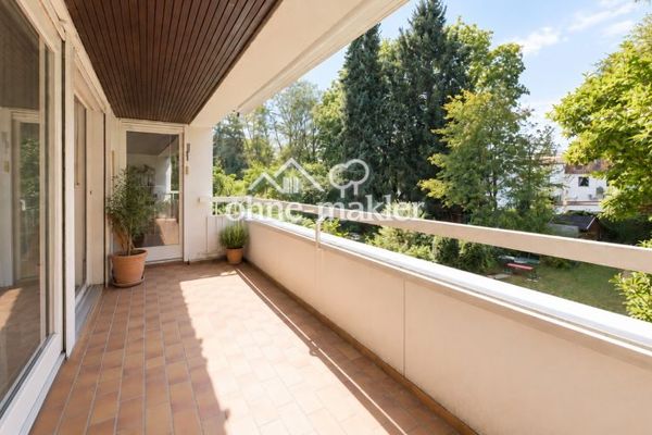 Ruhige 3-Zimmer-Wohnung in Harlaching mit zwei Balkonen und Grünblick