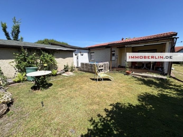 IMMOBERLIN.DE - Bölünebilir arsada, aile dostu konumda bakımlı bungalov – Fotoğraf 1
