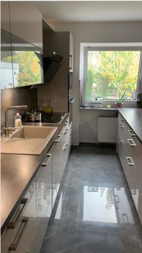 Moderna casa unifamiliare indipendente nel verde – EG Küche