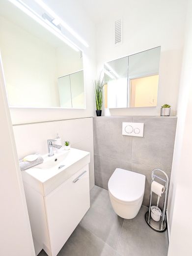NO COMMISSION | Move in immediately | PANORAMIC VIEW | First occupancy after complete renovation | barrier-free – Gäste WC