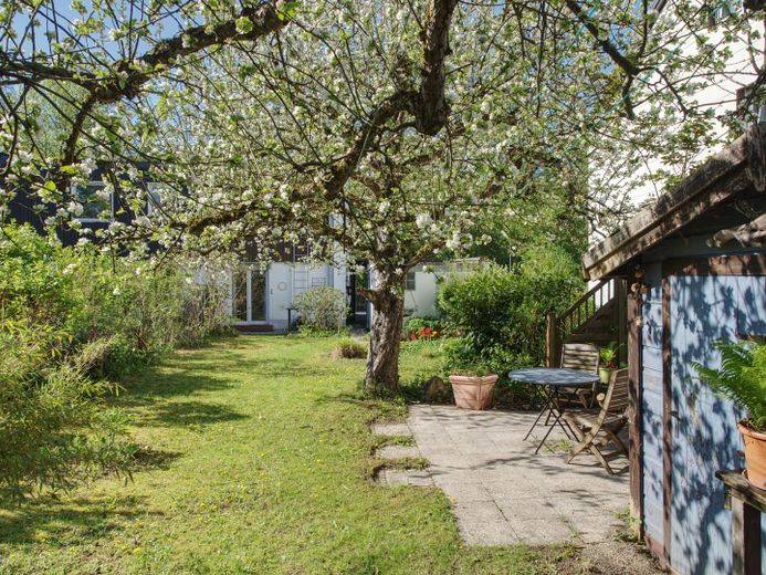 Provisionsfrei - Doppelhaushälfte mit traumhaftem Garten in absolut ruhiger Lage in Großhadern – Garten