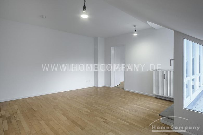 Appartement de 3 pièces à couper le souffle avec loggia à Neuhausen, partiellement meublé – 03687cc944cbdedafdf3d01d66f44e94d05cdb3a.jpg