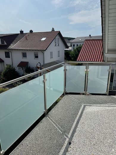 MODERNE 3-ZIMMER-DACHGESCHOSSWOHNUNG MIT BALKON, LOGGIA & EINBAUKÜCHE IN KARBEN – Photo 11