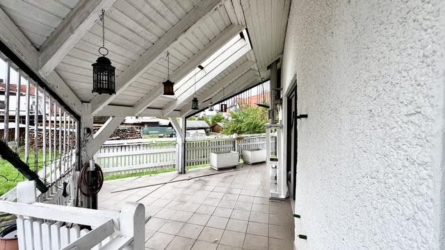 Без комиссии: двухквартирный дом в семейном районе Зассенфарт – Terrasse EG