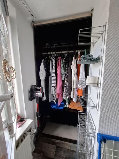 Asbach merkezinde, eski bir yarı ahşap evde, yeni yapı standardında güzel 2 odalı daire – Einbauschrank