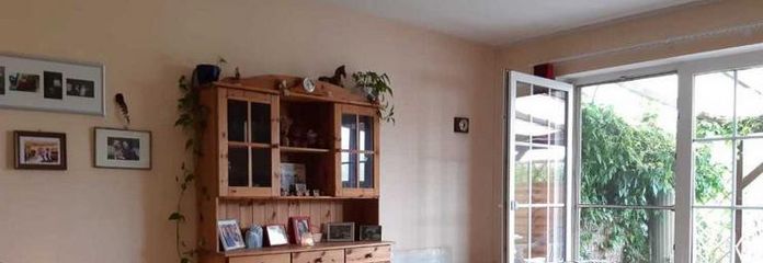 Wohnzimmer mit Terrassenblick