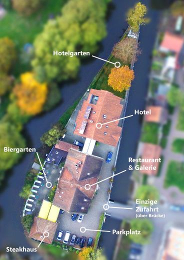 Luftbild Insel mit 3 Gebäuden