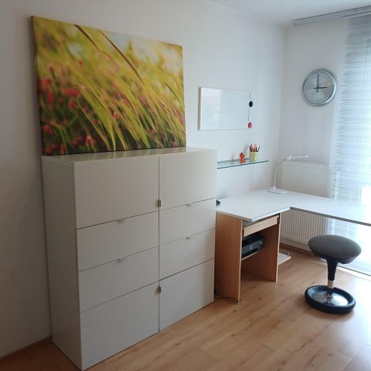 Gepflegtes Reihenendhaus mit schönem Garten, überdachter Terrasse, Kamin und Carport – Zimmer im 1. OG ("Kind 1") (1)