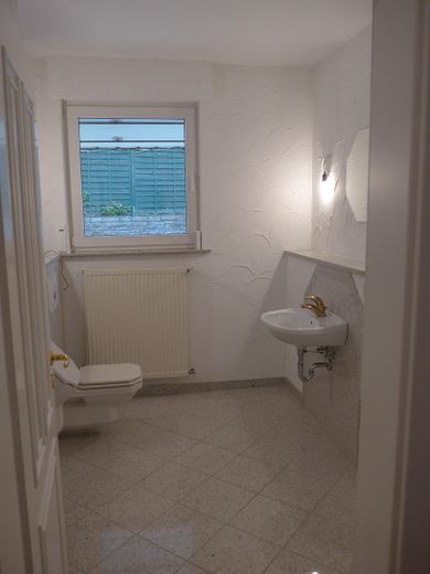 Oase der Ruhe in Witten Bommern: grosses Haus mit großem Grundstück zu vermieten – Männerbad