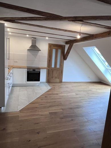 Schöne 1,5-Zimmer Wohnung in zentraler Lage – Wohnen