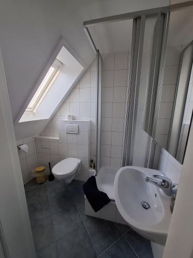 Nur Wochenendfahrer,für 1 Person- 1-Zi.Apartment,ruhig, im trendigen Langenhorn – Bad