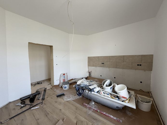 *Erstbezug* Kernsanierte 3-Zimmer Altbau Wohnung mitten im Nordend mit EBK und Skylineblick – Küche 