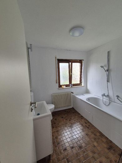 Zweifamilienhaus zur Miete in Pflugfelden – frisch saniert, ab sofort – OG Tageslichtbad