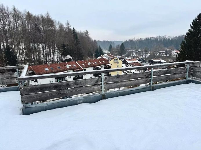 Wymarzone 3-pokojowe mieszkanie z tarasem na dachu w Miesbach – Terrasse