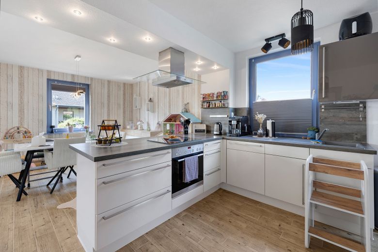 Modernisiertes Einfamilienhaus mit Anbau/ Scheune auf 1.436 m² Grundstück in Ilsede-Groß Lafferde – Küche