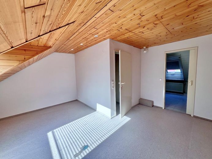 Kendine ait arsa üzerinde 4 odalı sıra ev – Zimmer DG