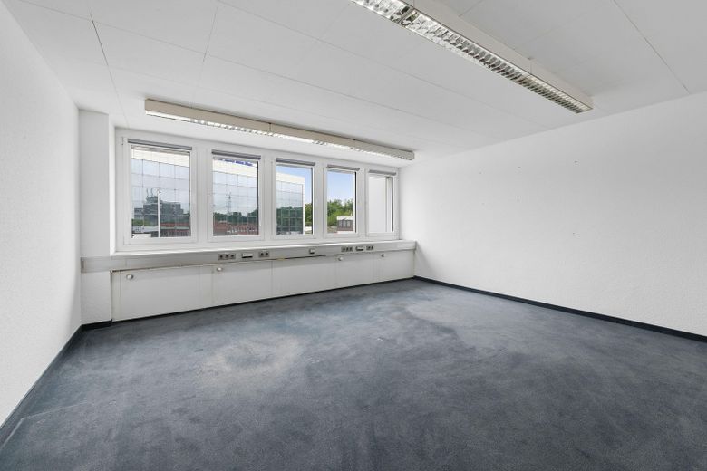 Büroetage im 1.OG in Neuss – Büro