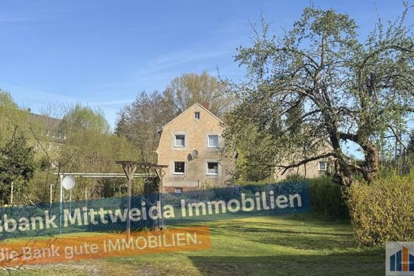 Einfamilienhaus mit großem Grundstück und Doppelgarage in ruhiger Lage!