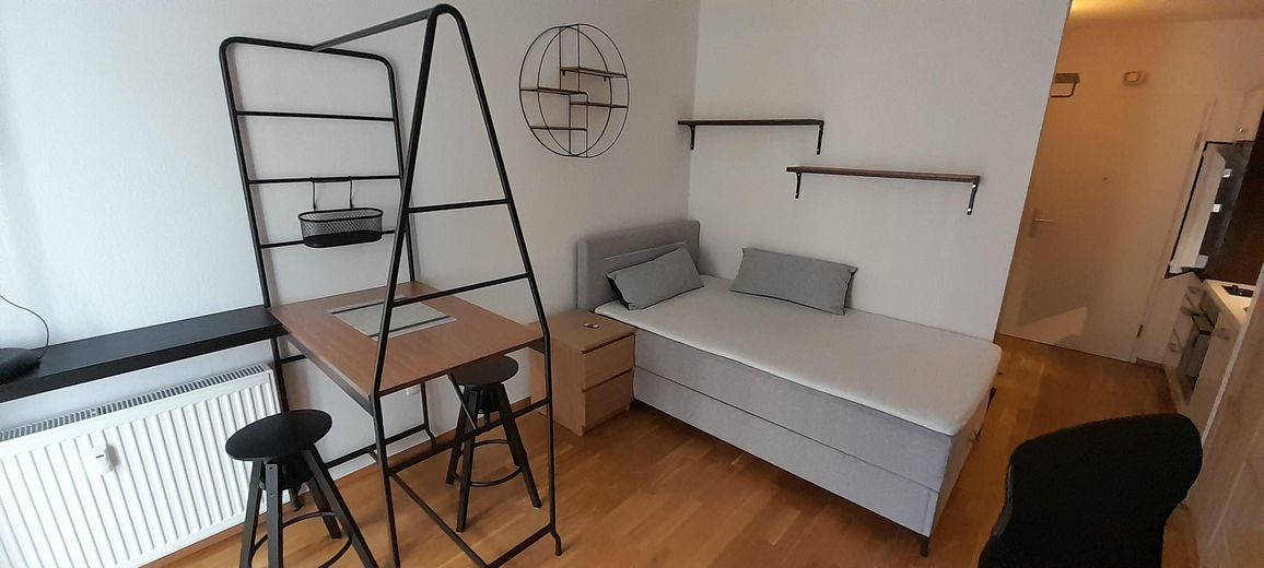 Eßbar und Bett