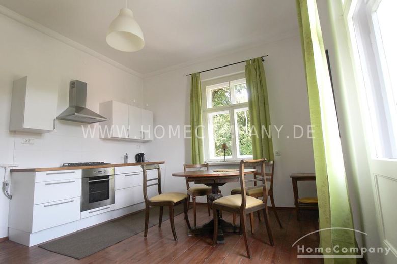 20330G HomeCompany Dresden Möbliert/Furnished 2-Zimmer Apartment mit phantastischer Aussicht über die Stadt am Loschwitzer Elbhang, grosse Dachterrasse max. 2 Personen – 244c239195f8abb72ebc9dcdaa463d42281dbc33.jpg