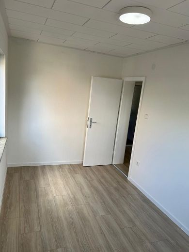 Vivir junto al bosque urbano en una amplia parcela de propiedad en Laagberg/Wolfsburg – Foto 4
