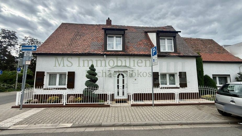 *** Charmantes Einfamilienhaus + Garage *** – Hausansicht 1