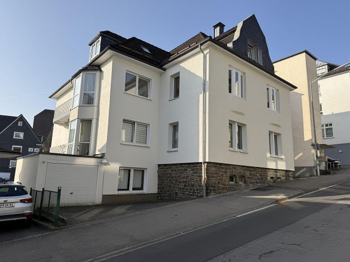 Ruhige modernisierte 2-Zimmerwohnung in Gummersbach Stadtmitte – Außenansicht von Nord-Ost 
