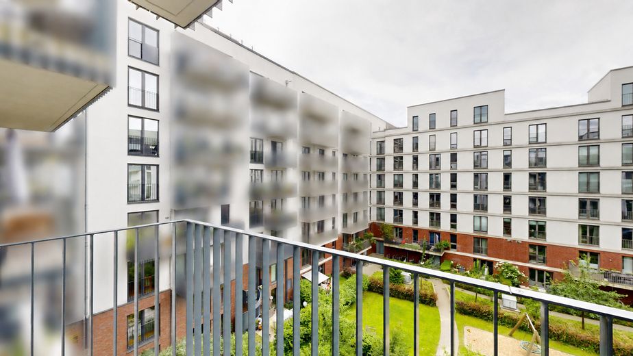 Moderno piso de 3 habitaciones con azotea, balcón y plaza de garaje subterráneo en HafenCity – Blick vom Balkon